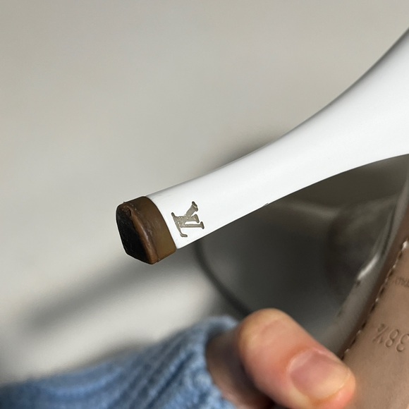 Louis Vuitton White Lace Ankle Boots - Picture 12 of 12